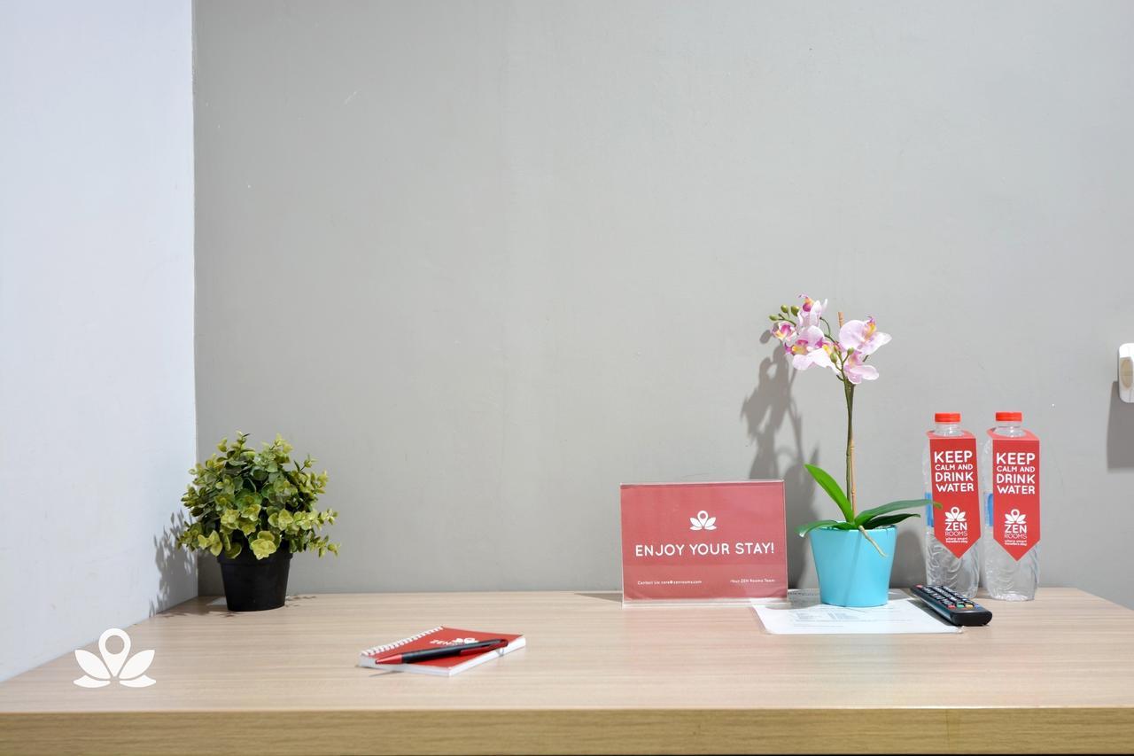 Zen Rooms Karet Pedurenan Jakarta Luaran gambar